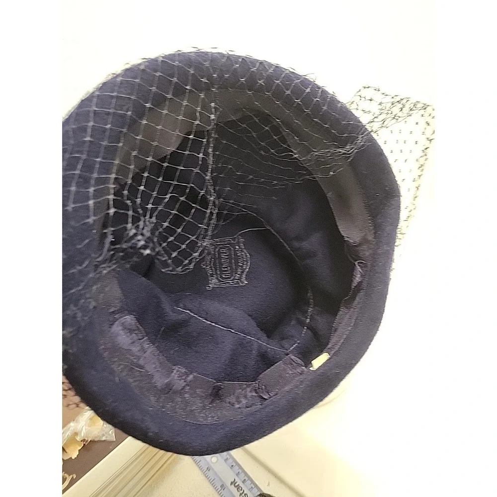 Purple Glenover‎ Henry Pollak 100% Wool Pillbox hat with net Fascinator, 1940's